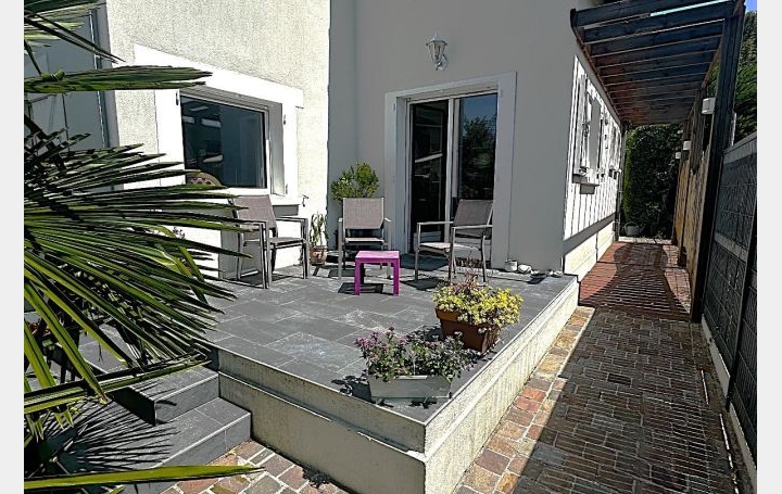 Maison   NOISEAU  136 m2 475 000 € 